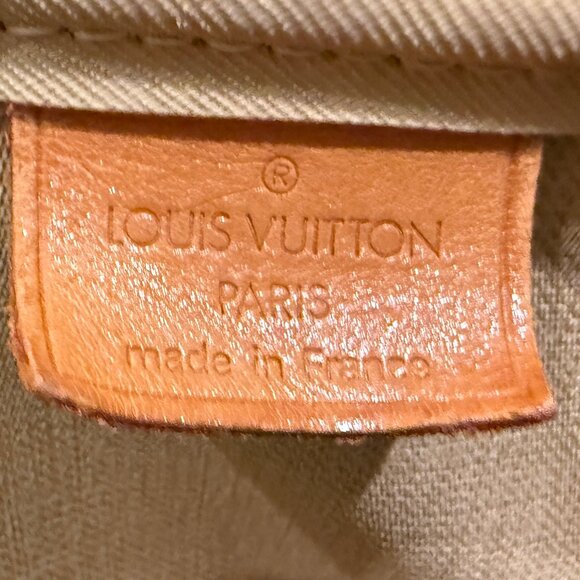 LOUIS VUITTON DEAUVILLE MONOGRAM BAG, TRAVEL BAG, MAKEUP BAG VERY DRY HANDLES - Picture 15 of 16